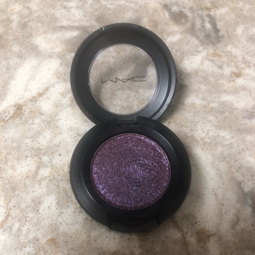 MAC Cosmetics Eyeshadow, Can’t Stop Don’t Stop